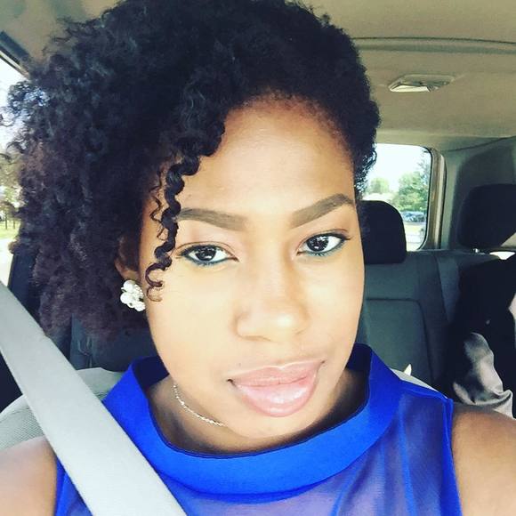 Meet your Posher, Carla - Picture 1 of 1